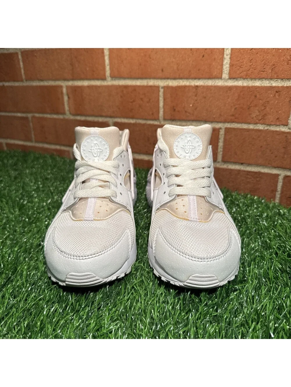 Nike Air Huarache Run White Pure Platinum GS Size 6y 7.5w 645275-110 No Box